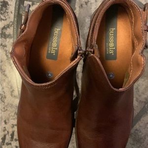 Bussola dark brown leather boots, size 39, European like new.